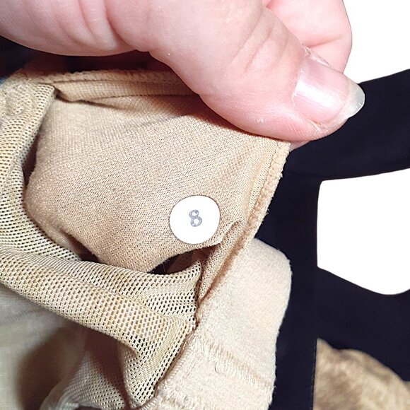 Lululemon Scoop Neck Black & White Coal Tinted Canvas (Super) Tank, Built-In Bra - Picture 3 of 5